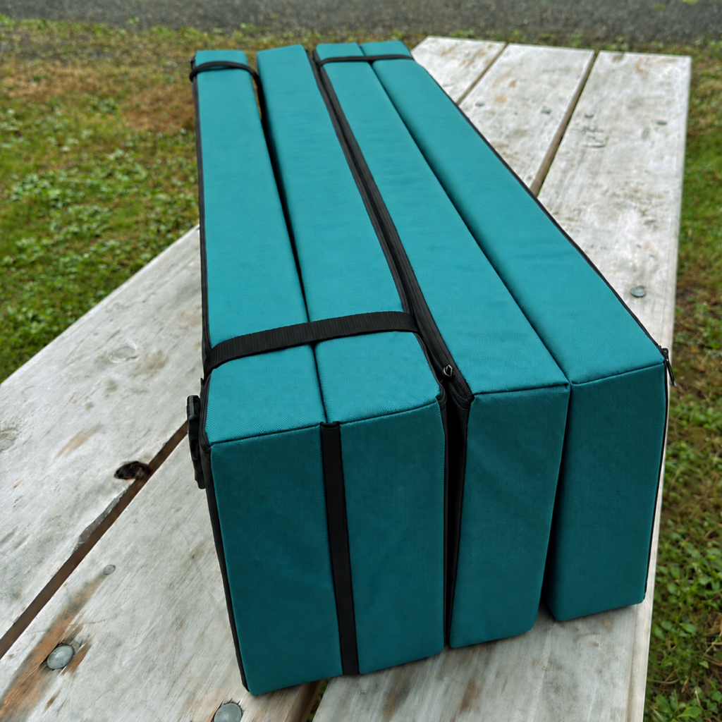Velcro hinge between cushion sections.