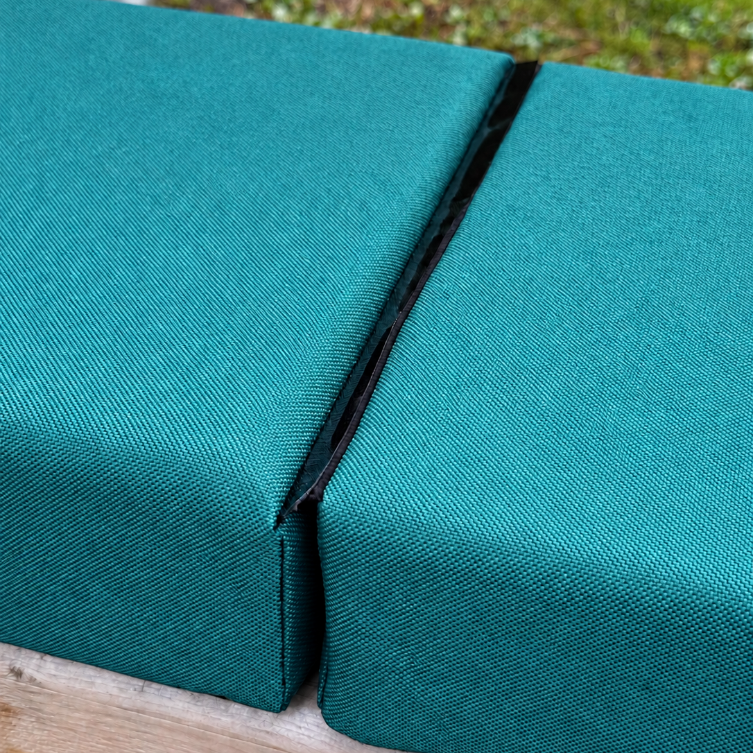 Velcro hinge between cushion sections.
